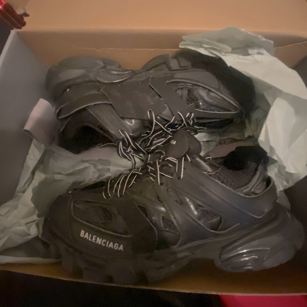Balenciaga track size 42